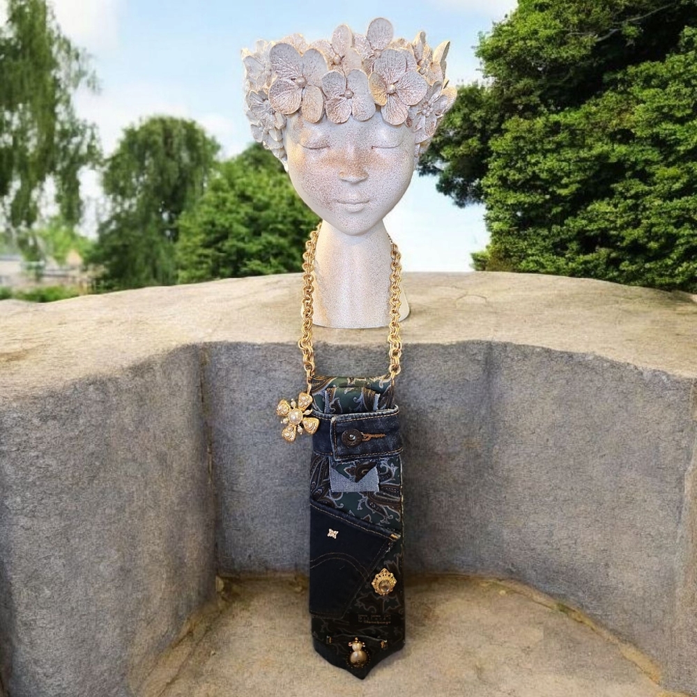 Floral Pendant Gold Necklace